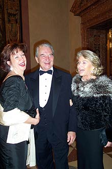 Gastgeberin Anette Kowalewski mit Unternehmer Fritz und Ute Haberl (Foto: Martin schmitz)