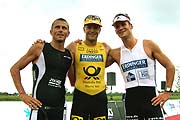 Die Sieger in der Olympischen Distanz: Benjamin Sanson (li), Lothar Leder (Mi.), Jan Sibbersen (re.) (Foto: MartiN Schmitz)