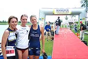 Schnelle Frauen bei der Olympische Distanz: Katrin Engelen (li.), Renate Forstner (Mi.), Irina Kirchler (re.) (Foto. Martin Schmitz)