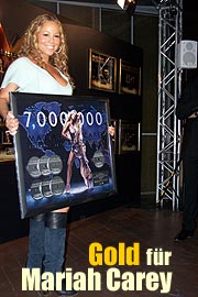 Gold für 7 Mio. verkaufte CD's weltweit: Mariah Carey wurde im Bayerischen Hof ausgezeichnet  (Foto: Martin Schmitz)