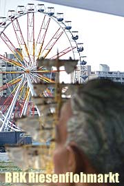 Am 18.04.2009  ist es wieder soweit: der BRK Riesenflohmarkt auf der Theresienwiese beginnt (Foto. Martin Schmitz)
