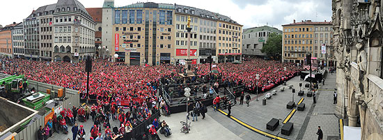 Meisterfeier 2015 - Vorstellung FC Bayern München Mannschaft auf dem Rathausbalkon am 24.05.2015 (©Foto. Martin Schmitz)