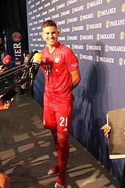 Lucas Hernandez beim FC Bayern München Lederhosenshooting 2019 am 01.09.2019 (©Foto: Martin Schmitz)