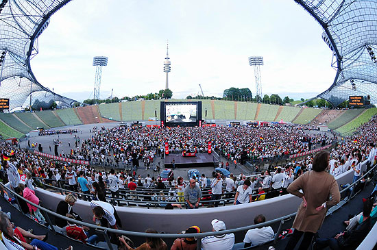Public Viewing Olympiastadion (©Foto: Ingrid Grossmann