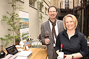 Peer Holm, Brand Ambassador Abadia Retuerta Crafted Spanish Wines und  Nicole Retter, Betriebsleiterin Weingroßhandlung Gebr. Volkhardt (gFoto: Martin Schmitz)
