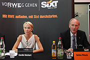 Carolin Reichert, Leiterin Elektro-Mobilität RWE Effizienz GmbH, Detlev Pätsch, Vorstand Operations Sixt AG (Foto: MartiN Schmitz)