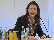 Birgit Hiller, Sprecherin BMW Group Deutschland, erklärte u.a. auch die Ziele Thema Sportsponsoring von BMW 2011 (Foto: MartiN Schmitz)