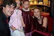 Susanna Wellenbrink mit Freund und Tochter Mia Pia sowie Charleen Czakert (Foto: Martin Schmitz)