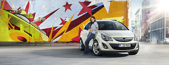 neu ab 29.01.2011: das neue Opel Corsa Satellite Sondermodell pr&auml;sentiert von Lena(Foto: GM Corp.)
