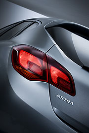 neu ab Dezember 2010: der neue Opel Astra (Foto: Adam Opel GmbH)