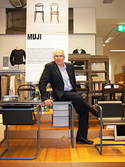 Philipp Thonet stellte die neue Bugholz- und Stahlrohr Möbelkollektion von Thonet bei MUJI vor (©Foto: Marikka-Laila Maisel)