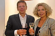 Michaela May und TEAM 7 Chef Dr. Georg Emprechtinger (Foto APO-OTS Mühlanger)