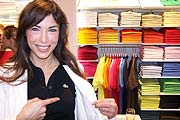 Alexandra Polzin ist komplett in Lacoste eingekleidet (Foto: Martin Schmitz)