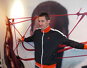 Miroslav Klose bei der Einweihung der neu designten Fl&auml;chen bei Sport M&uuml;nzinger (Fotos: Sport M&uuml;nzinger)