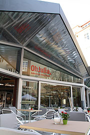 Marc Übelherr eröffnet im Innenhof das italienische Restaurant OhJulia (©Foto: Marikka-Laila Maisel)
