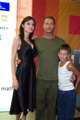 Angelina Jolie, Till Schwaiger und Sohn Valentin