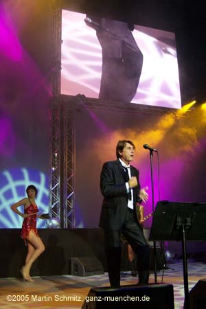 050915bryan_ferry49