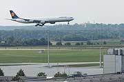 Hier sieht mans Flugzeuge starten und landen ( Foto: Marikka-Laila Maisel)