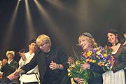Klaus Amann & Barbara Mende nach geglückter Weltpremiere am 12.04.2003 (Foto: Martin Schmitz)