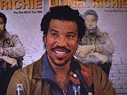 Lionel Richie bei der Pressekonferenz im Hotel Bayerischer Hof am 26.05.2004 (Foto: Marikka-Laila Maisel)