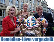 Münchner Löwenparade: Komödie im Bayerischen Hof tauft ihren "Till Löwenspiegel" (Foto: Martin Schmitz)