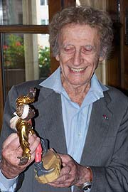 Ein tanzender Morisk: Geschenk der Landeshauptstadt (Foto: Martin Schmitz)