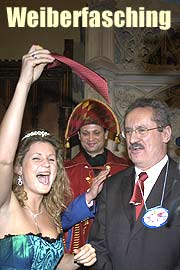 Weiberfaschin gim Rathaus und auf demViktualienmarkt (FOto: Ingrid Grossmann)