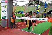 Vorjahressiegerin Silke Fersch vom CIS Amberg gewann auch 2003, in einer Zeit von 2.44:47 (Foto: Martin Schmitz)