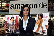 Verona Pooth als Amazon Helferin im Logistikzentrum (©amazon.de)