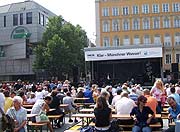 "Klar - Münchner Wasser". Am 23.07. auf dem Marienplatz (Foto: Martin Schmitz)