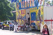 Eingang zumLilau Zirkus (Foto. Martin Schmitz)