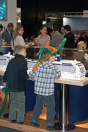 Schiffsmodelle bewundern (Foto: Martin Schmitz>