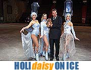 Auch Miss Daisy schien  begeistert: Premiere von Holiday on Ice in der Olympiahalle  (Foto: Martin Schmitz)