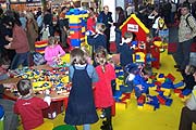 Legonland Kindereckebei der Showbühne (Foto: Martin Schmitz 2004)