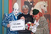 Vorab gab es schon einmal 12.000 Freikarten für Sozialreferent Friedrich Graffe vom Circus Krone (Foto: Martin Schmitz)
