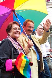 Münchens OB Ude & Frau, Stadtrat Thomas Niederbühl beim CSD München 2004 (Bild: Marikka-Laila Maisel)