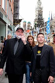 Doppelgängeraktion: Sean Connery im Auftrag von NBC Universal. Das VIERTE - Wir sind Hollywood (Foto: obs/NBC Universal)