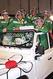 Zu Gast im Land Rover Defender Cabriolet bei "Luis Trenker": die Winter Olympia Mannschaft aus Brasilienn (Foto: Martin Schmitz)
