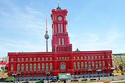 Das Rote Rathaus und der Fernsehturm