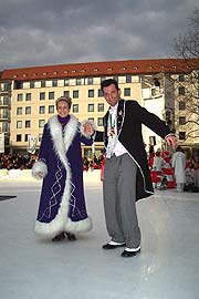 Narrhalla Prinzenpaar auf dem Eis (Foto: Martin Schmitz)