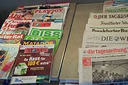 Tageszeitung und Zeitschrften liegen aus (Foto: MartiN Schmitz)