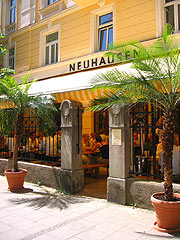 Cafe Neuhausen Restaurant Bar Garden In Munchen Neuhausen