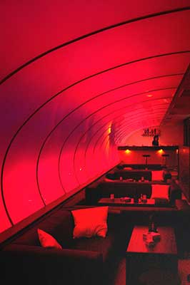 Lichteffekte mittels versteckter LEDs über den Sitzecken (Foto: Martin Schmitz)