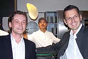 Silvio Beiler, Vorstand der Hamburger Vapiano AG, mit Dominik Boxler, Geschäftsführer des Münchner Vapiano in den Fünf Höfen (Foto: Martin Schmitz)