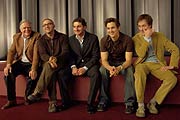 Regisseur Su Tirhan, Kameramann Michael Ballhaus, Schauspieler Tim Seyfi, Thomas Stang, Florian David Fitz bei der Premiere für "Friends & Family" am 24.05.2004 im Münchner mathäser (Foto: Martin Schmitz)