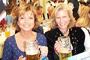 Uschi Glas & Frau Zierer-Ludwig (Foto: Marikka-Laila Maisel)
