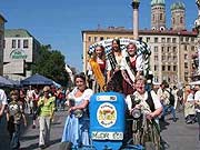 Fünf "königliche Hoheiten" informierten über bayerische Spezialitäten und gaben mit Kostproben einen kulinarischen Vorgeschmack auf das Zentral-Landwirtschaftsfest vom 18. bis 26.09.04. (Foto: Veranstalter)