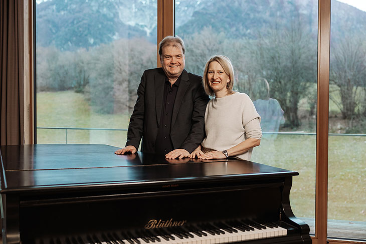 Die Hotel-Inhaber Andreas und Henrike Färber sind leidenschaftliche Kultur-Liebhaber: Spa Loft im Klosterhof Alpine Hideaway & Spa (©Foto: Günter Standl (www.guenterstandl.de)