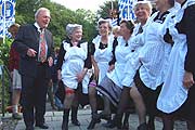 Wirt Haberl und "Köchinnen" (Foto: Martin Schmitz)