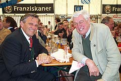 Löwenbräu Chef Knoll und Augustiner  Chef Schmidt (Foto: Martin Schmitz)